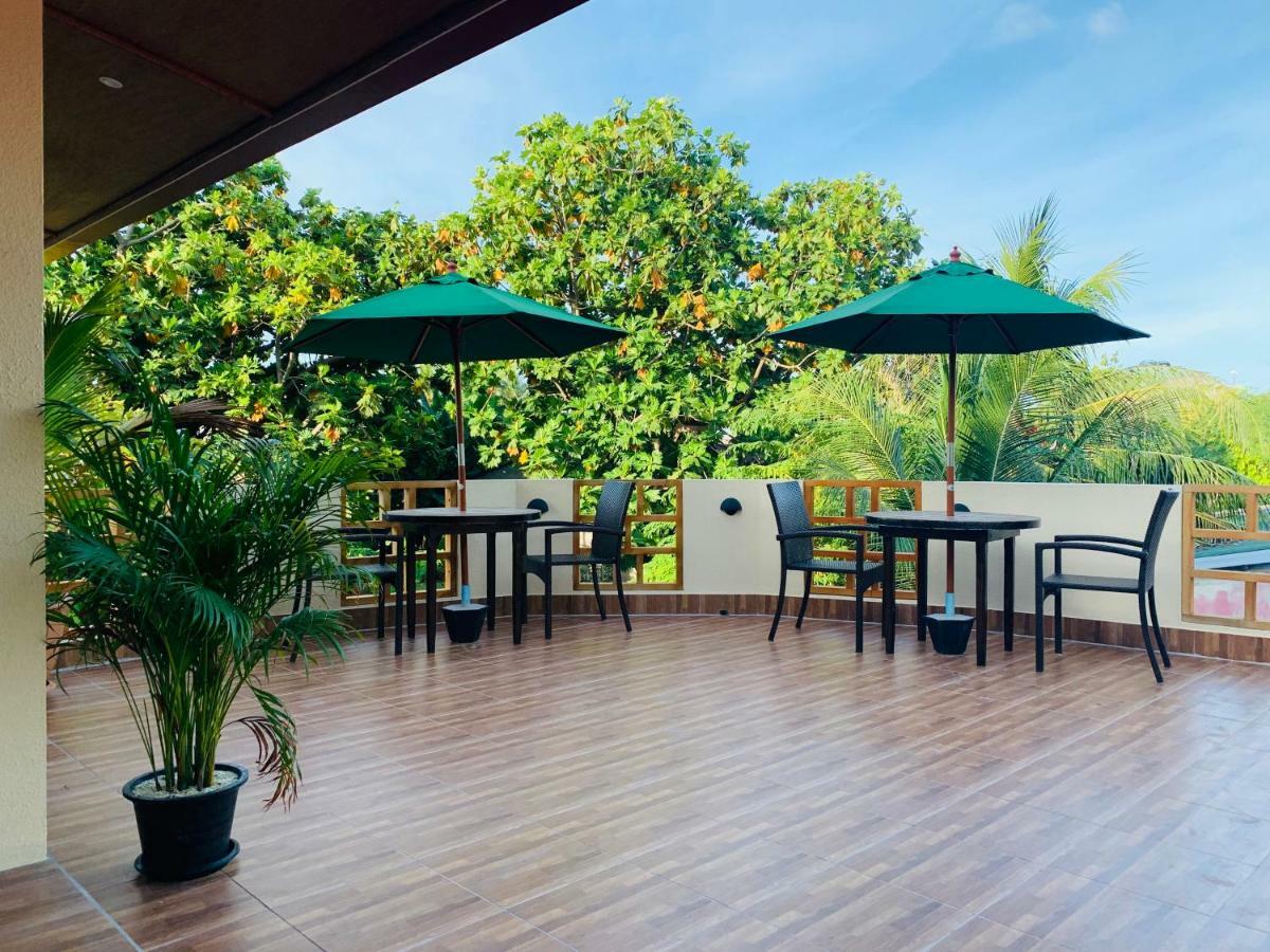 Hudhuvelimaldives Hotel Omadhoo Kültér fotó