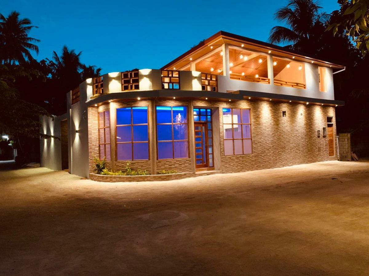 Hudhuvelimaldives Hotel Omadhoo Kültér fotó